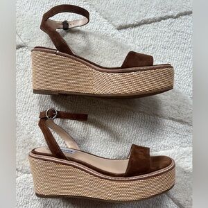 Steve Madden Women’s Composed Raffia Wedge Platform Sandals